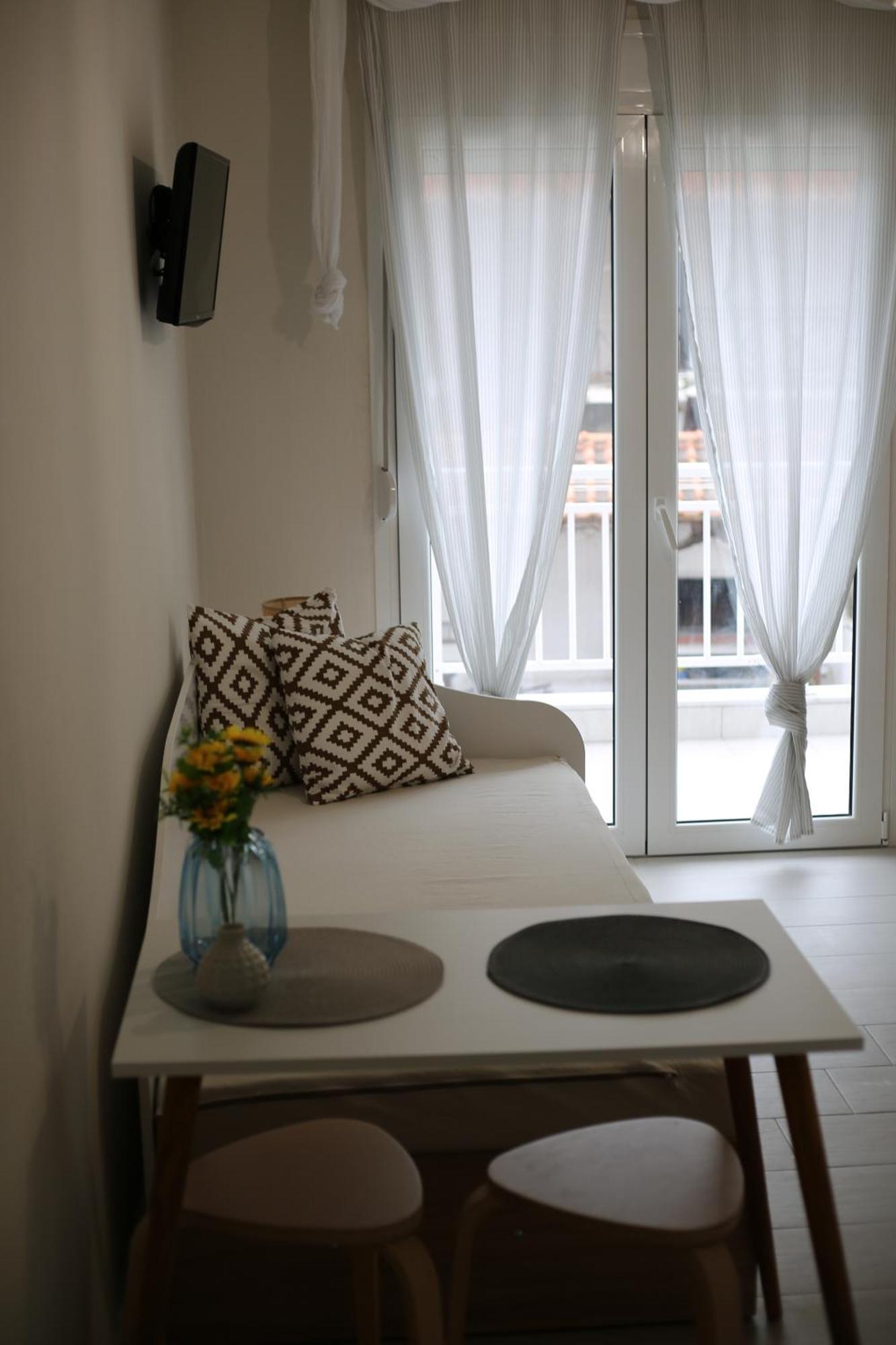 Our Home-Fully Renovated Apartments And Studios By The Sea Никити Экстерьер фото