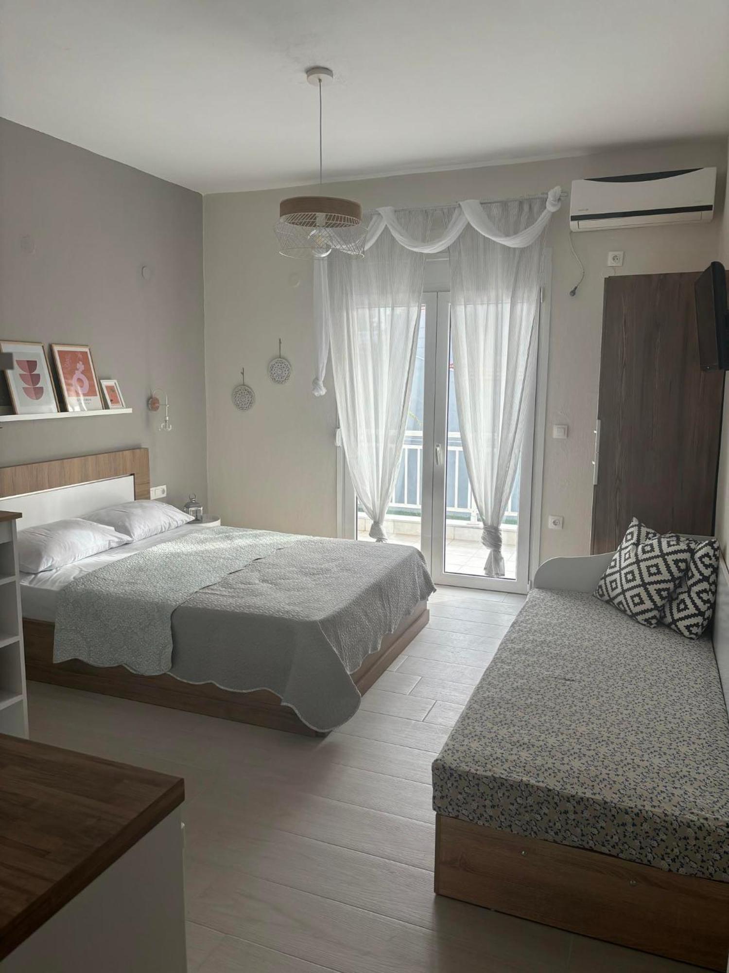 Our Home-Fully Renovated Apartments And Studios By The Sea Никити Экстерьер фото