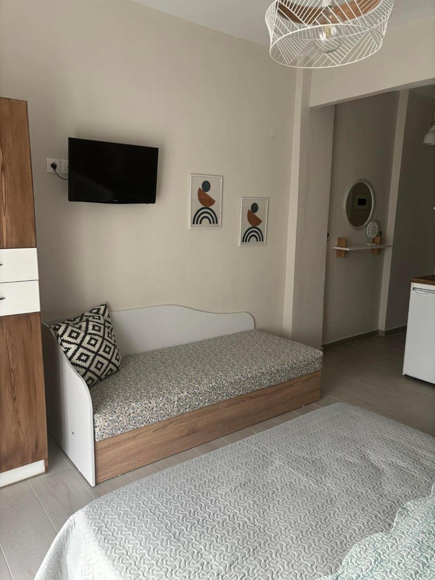 Our Home-Fully Renovated Apartments And Studios By The Sea Никити Экстерьер фото
