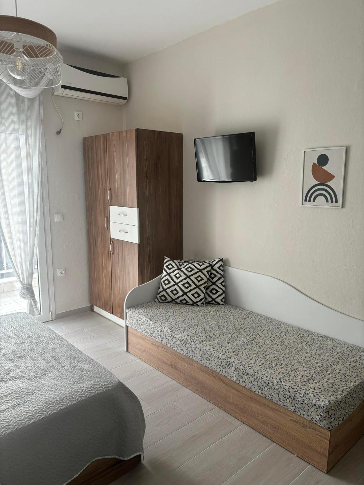 Our Home-Fully Renovated Apartments And Studios By The Sea Никити Экстерьер фото